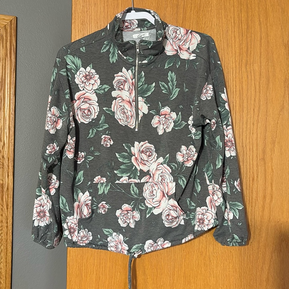 Maurice’s lightweight sweatshirt